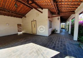 Casa de Condomínio com 3 Quartos à venda, 330m²