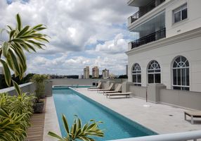 Apartamento com 3 Quartos à venda, 131m²