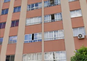 Apartamento com 3 Quartos à venda, 75m²