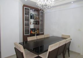 Apartamento com 3 Quartos à venda, 113m²