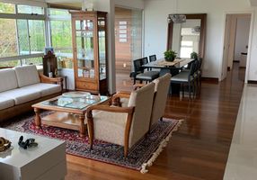 Apartamento com 4 Quartos à venda, 141m²