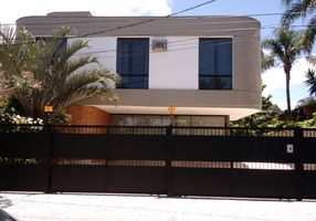 Sobrado com 6 Quartos à venda, 408m²