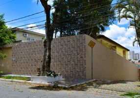 Casa com 4 Quartos à venda, 833m²
