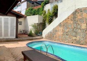 Casa com 2 Quartos à venda, 137m²