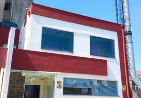 Prédio Comercial com 8 Quartos para venda ou aluguel, 153m²