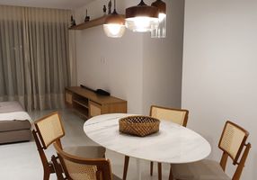Apartamento com 2 Quartos para alugar, 95m²
