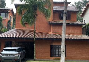 Sobrado com 4 Quartos para venda ou aluguel, 420m²