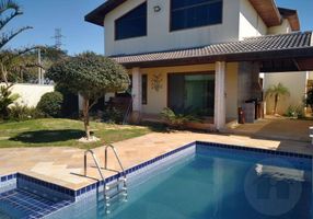 Casa de Condomínio com 3 Quartos para venda ou aluguel, 250m²