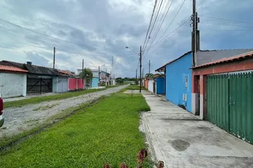 Foto 2 de Casa com 3 Quartos à venda, 80m² em Balneário Gaivota, Itanhaém
