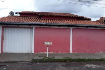 Foto 1 de Casa com 3 Quartos à venda, 90m² em Jardim das Palmeiras, Uberlândia