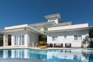 Casa com 5 Quartos à venda, 495m²