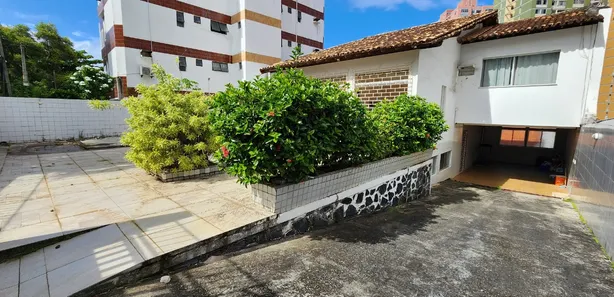 Imóvel Comercial com 5 Quartos para alugar, 421m² no Pituba, Salvador