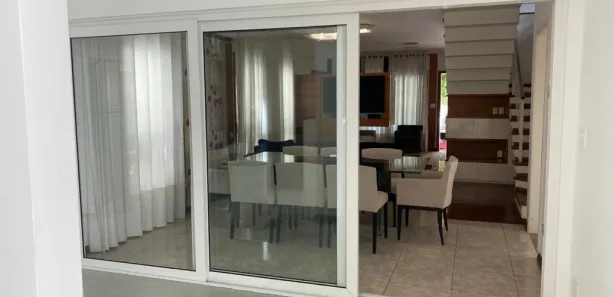 Casa de Condomínio com 3 Quartos para alugar, 280m² no Vila Oliveira, Mogi das Cruzes