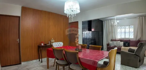 Sobrado com 5 Quartos à venda, 200m² no Setor Central, Brasília