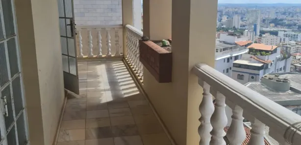 Casa com 5 Quartos à venda, 360m² no São Lucas, Belo Horizonte