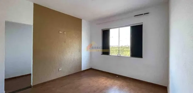 Casa com 3 Quartos para alugar, 95m² no São José, Divinópolis