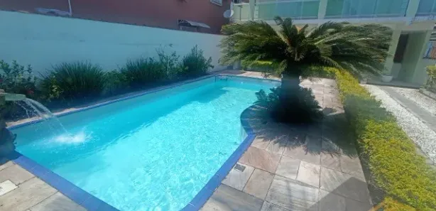 Sobrado com 5 Quartos à venda, 250m² no Vila Santa Rosa, Guarujá