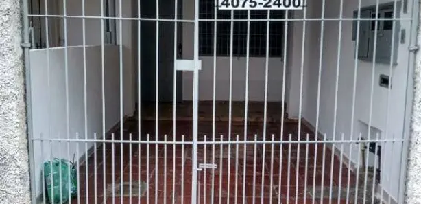 Casa com 2 Quartos para alugar, 80m² no Piraporinha, Diadema