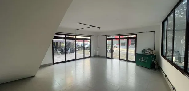 Ponto Comercial à venda, 176m² no Chácara São João, Carapicuíba