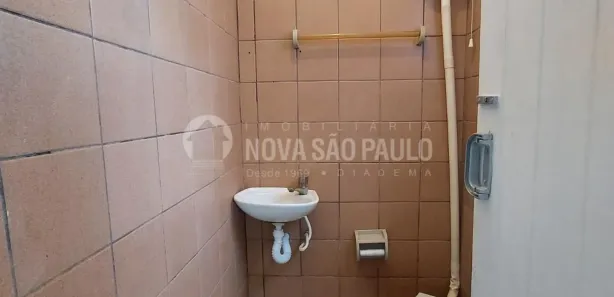 Casa com 1 Quarto para alugar, 35m² no Campanário, Diadema