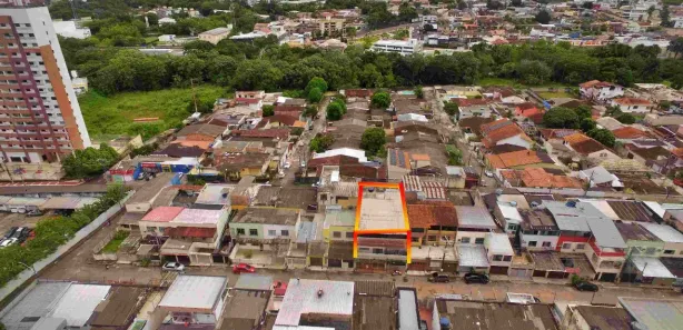 Sobrado com 4 Quartos à venda, 400m² no Adrianópolis, Manaus