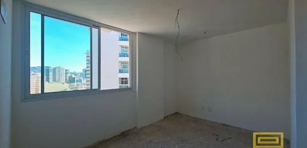 Sala Comercial à venda, 31m² no Santa Rosa, Niterói