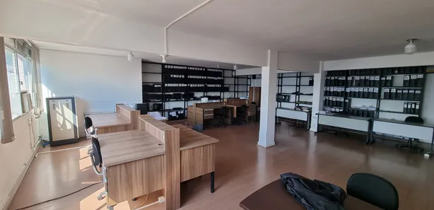 Sala Comercial à venda, 120m² no Centro, Santos