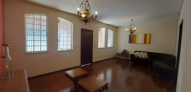 Imóvel Comercial com 5 Quartos para alugar, 360m² no Jaraguá, Belo Horizonte