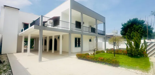 Casa de Condomínio com 5 Quartos para alugar, 500m² no Chapada, Manaus