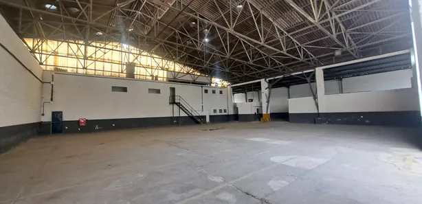Galpão/Depósito/Armazém para alugar, 2500m² no Taquara, Rio de Janeiro