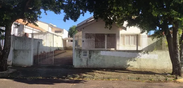 Casa com 2 Quartos à venda, 178m² no Centro, Araraquara