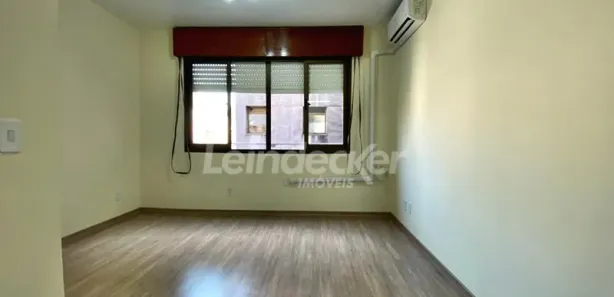 Kitnet com 1 Quarto para alugar, 30m² no Floresta, Porto Alegre