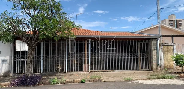 Casa com 2 Quartos à venda, 172m² no Centro, Araraquara