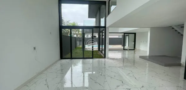 Sobrado com 4 Quartos à venda, 320m² no Distrito Industrial, Cachoeirinha