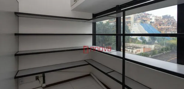 Sala Comercial à venda, 32m² no Parque Bela Vista, Salvador