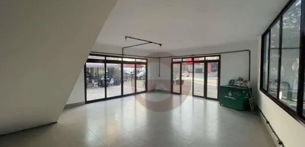 Ponto Comercial à venda, 176m² no Chácara São João, Carapicuíba