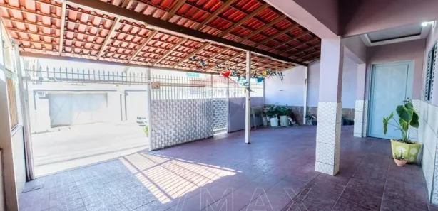 Casa com 3 Quartos à venda, 220m² no Setor Leste, Brasília