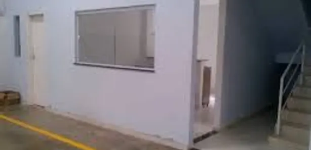 Galpão/Depósito/Armazém para venda ou aluguel, 527m² no Centro, Camaçari