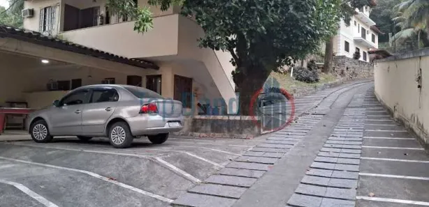 Ponto Comercial com 20 Quartos para venda ou aluguel, 2500m² no Camorim, Rio de Janeiro