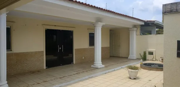 Casa com 4 Quartos à venda, 435m² no Aleixo, Manaus