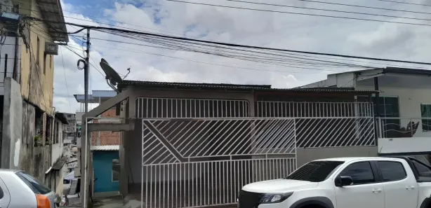 Casa com 4 Quartos à venda, 200m² no Alvorada, Manaus