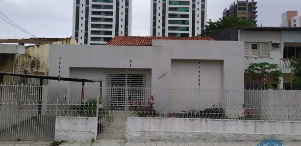 Casa com 6 Quartos à venda, 254m² no Petrópolis, Natal