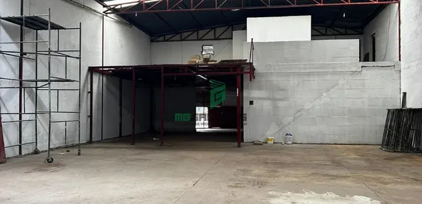 Galpão/Depósito/Armazém para alugar, 1945m² no Suzana, Belo Horizonte