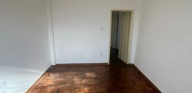 Casa com 2 Quartos para alugar, 65m² no Santa Tereza, Belo Horizonte