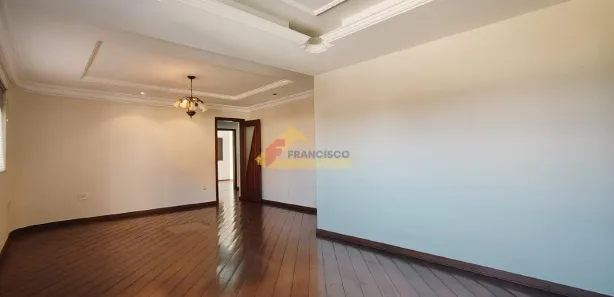 Casa com 3 Quartos para alugar, 230m² no Vila Belo Horizonte, Divinópolis