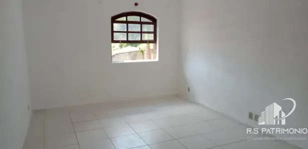 Apartamento com 3 Quartos para alugar, 70m² no Carangola, Petrópolis