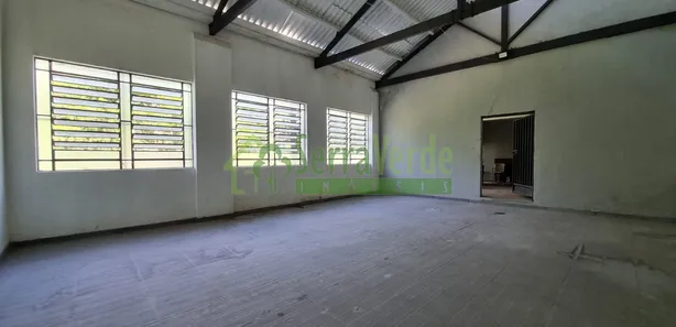 Galpão/Depósito/Armazém para alugar, 2000m² no Morin, Petrópolis