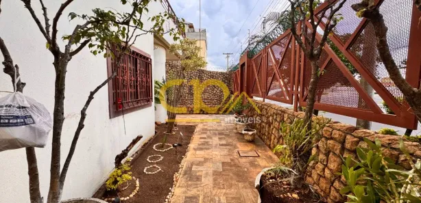 Casa com 3 Quartos à venda, 379m² no Fernão Dias, Belo Horizonte
