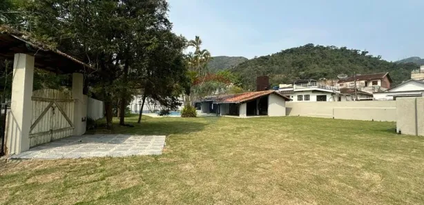Imóvel Comercial com 5 Quartos para alugar, 300m² no Morin, Petrópolis