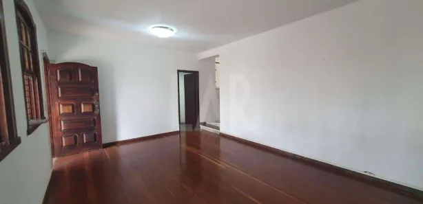 Casa com 5 Quartos para alugar, 270m² no São Pedro, Belo Horizonte